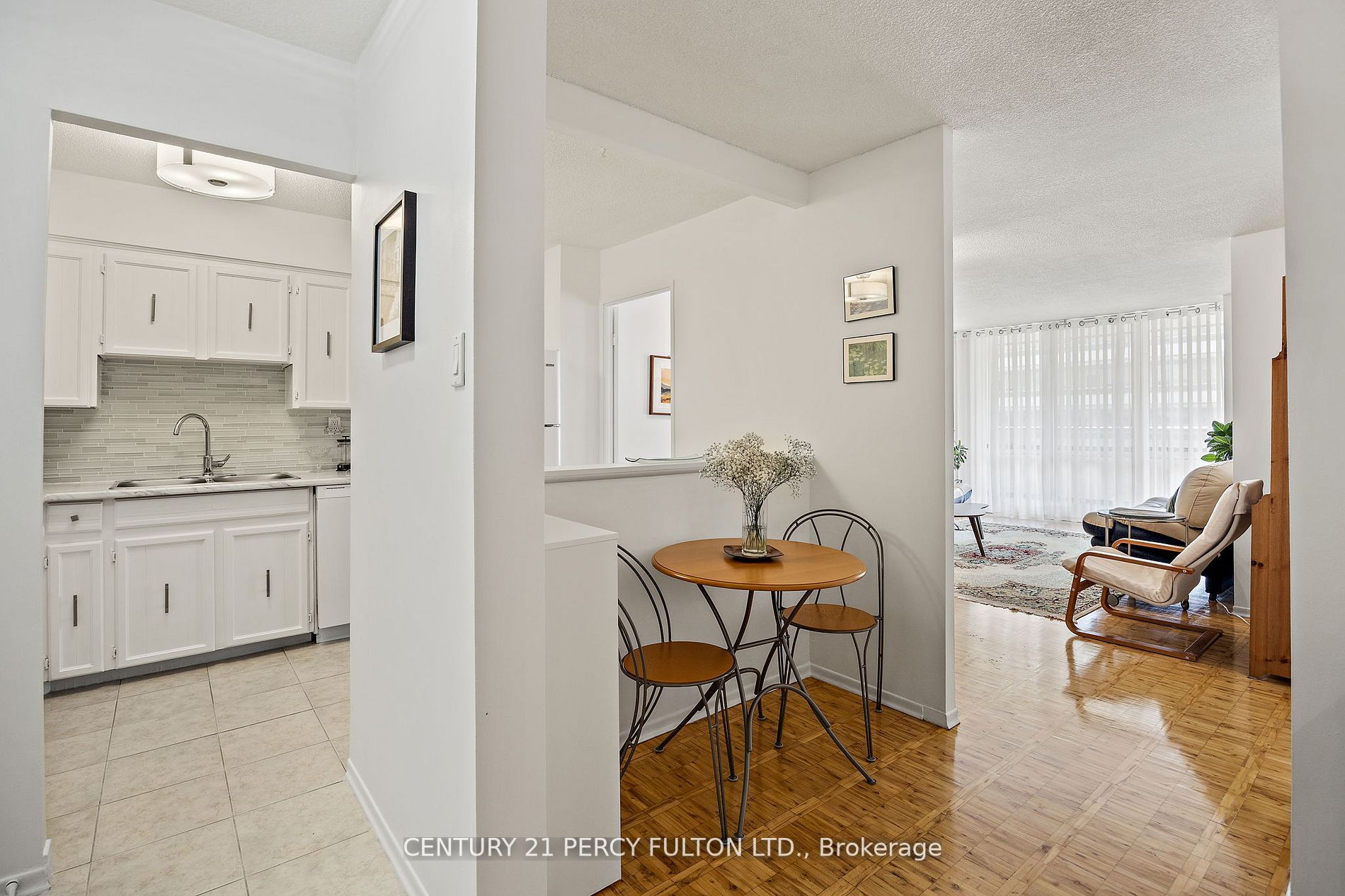 22 Shallmar Blvd, #605