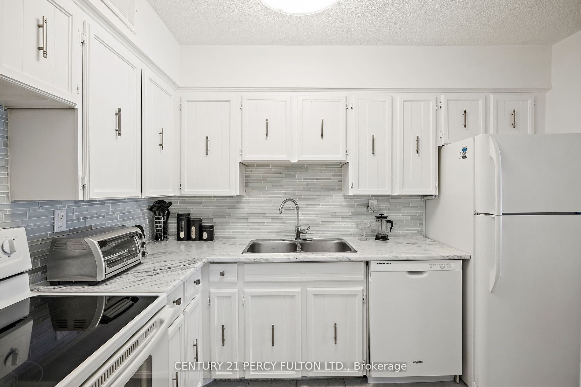 22 Shallmar Blvd, #605
