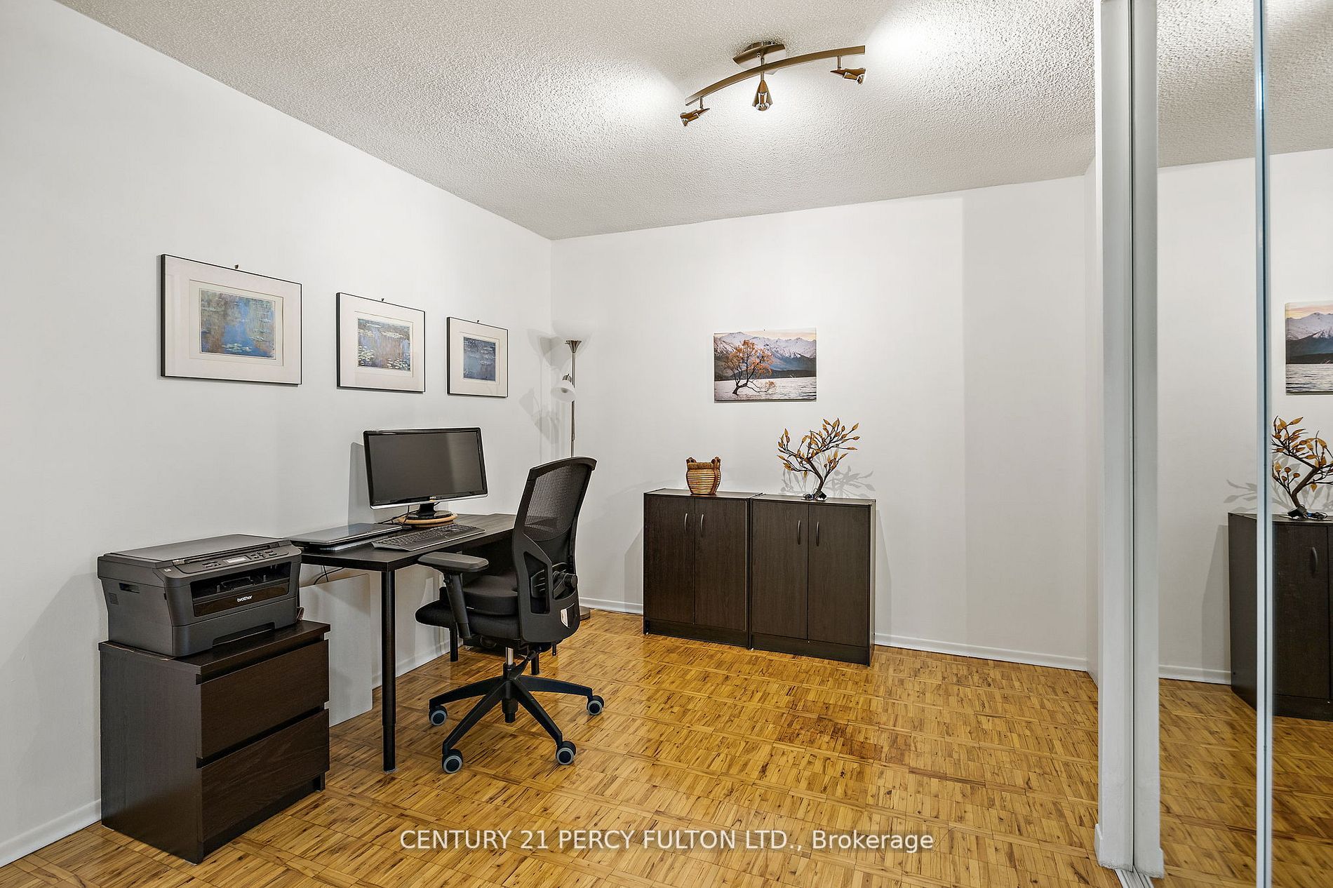 22 Shallmar Blvd, #605