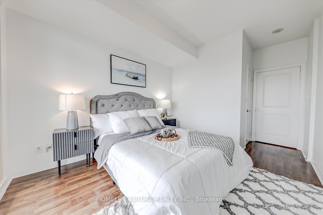 30 Herons Hill Way, #1802