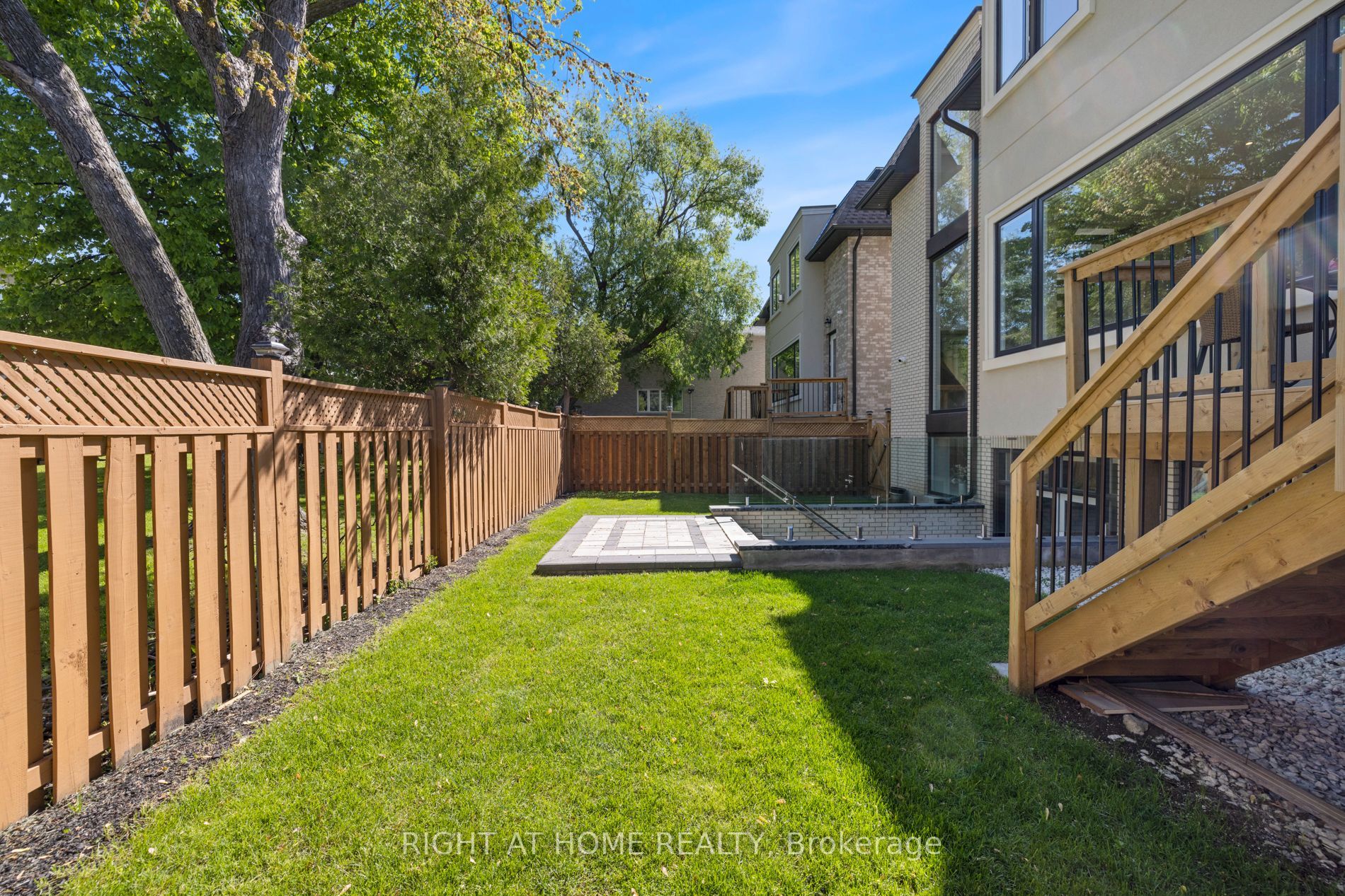 366A Greenfield Ave