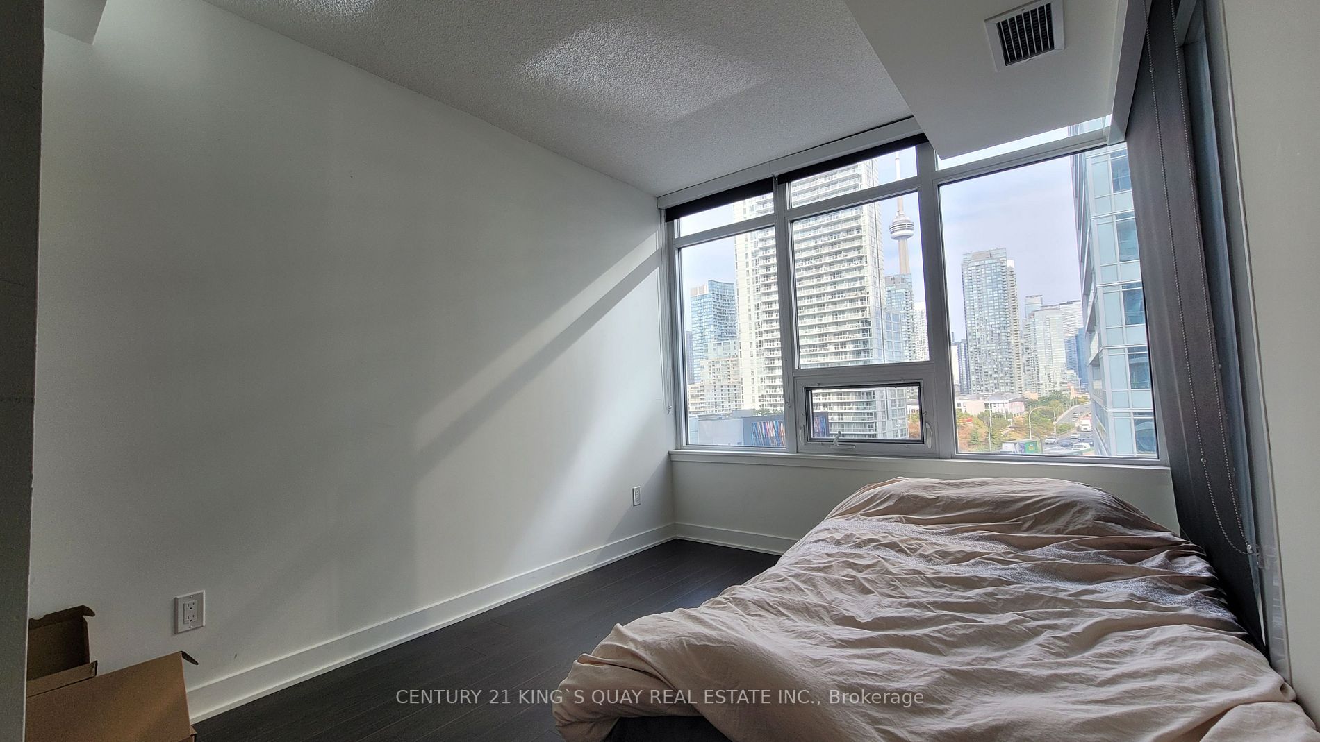 19 Bathurst St, #1009