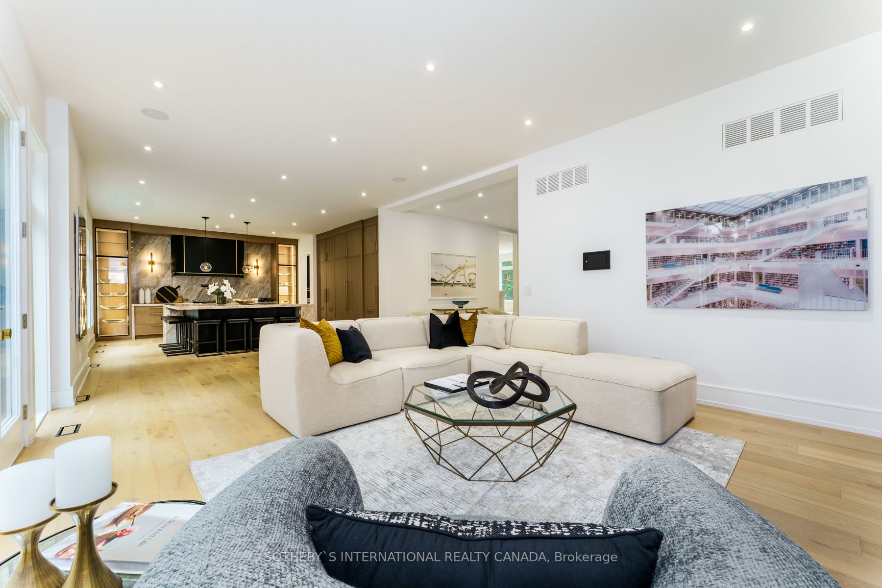 19 Devondale Ave