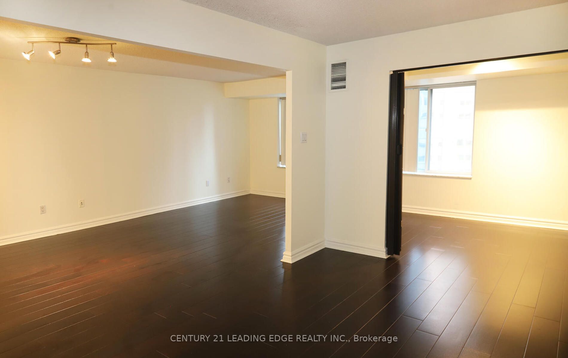 33 University Ave, #1508