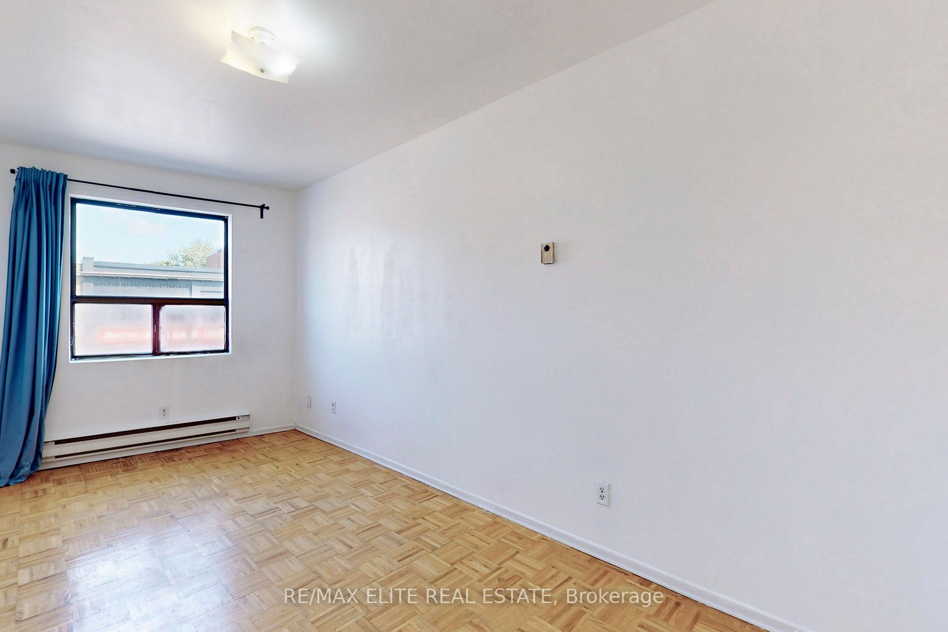 2582 Yonge St
