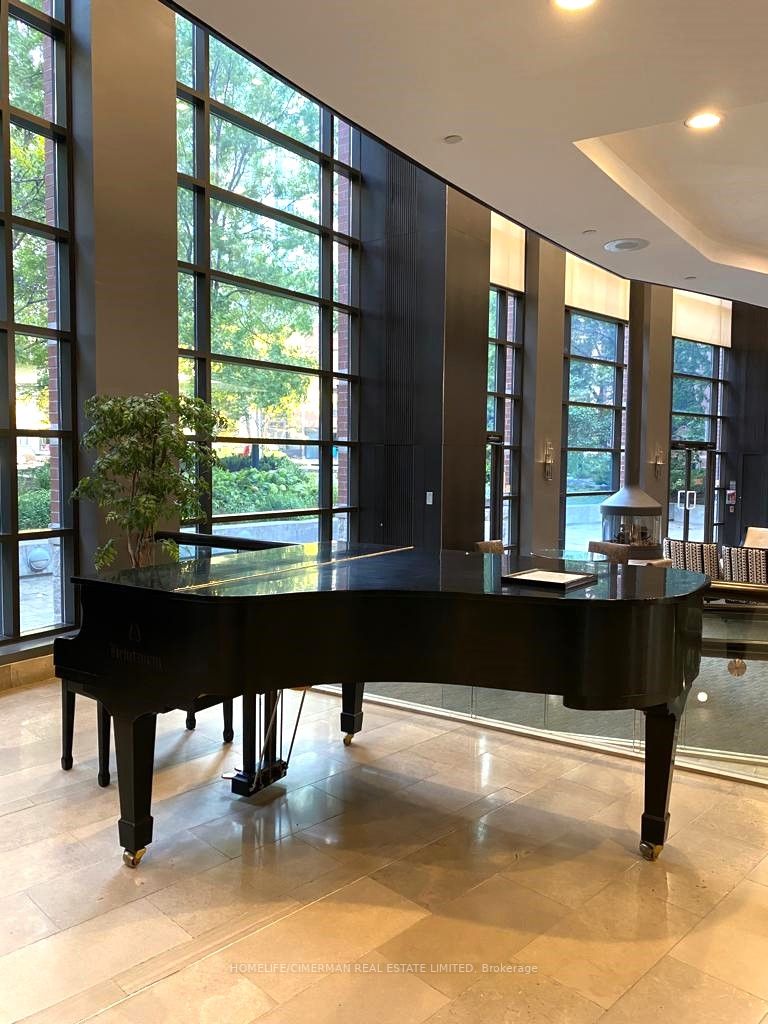 33 Sheppard Avenue E, #1811