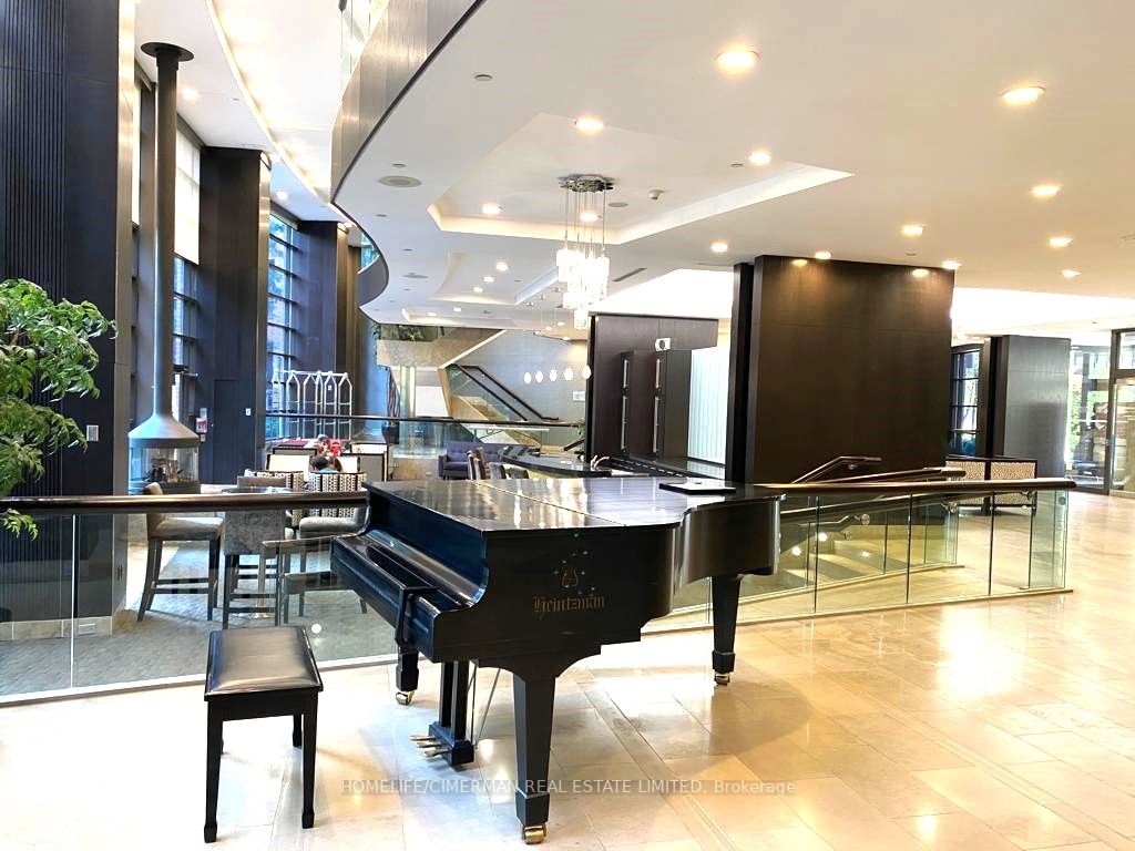 33 Sheppard Avenue E, #1811