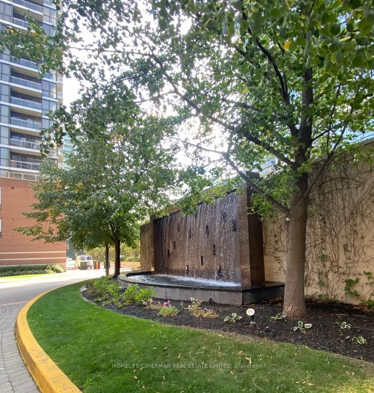 33 Sheppard Avenue E, #1811