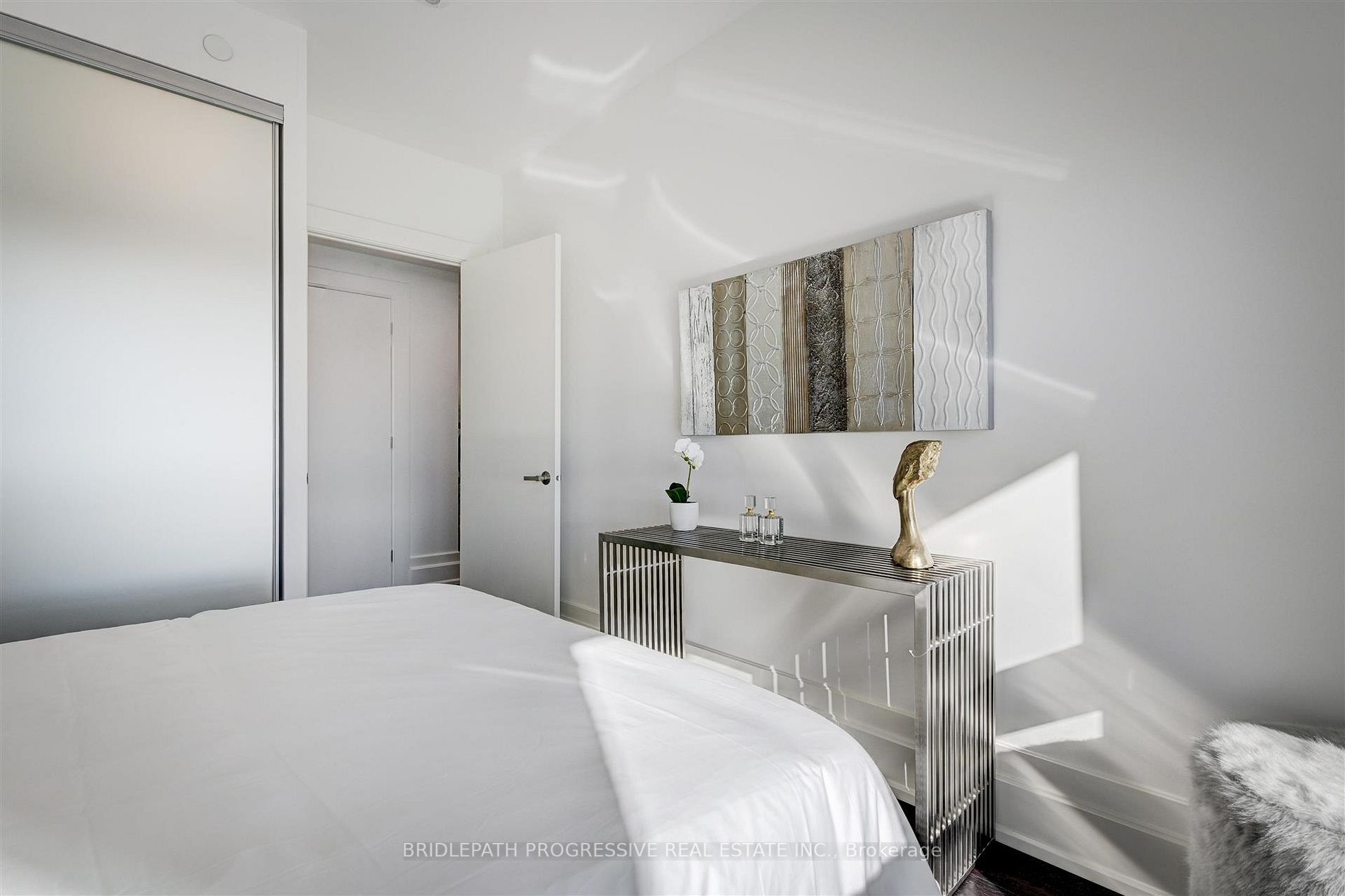 3 Southvale Dr, #401
