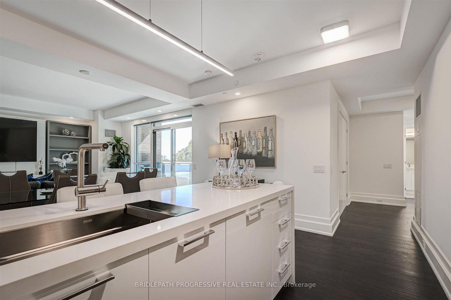 3 Southvale Dr, #401