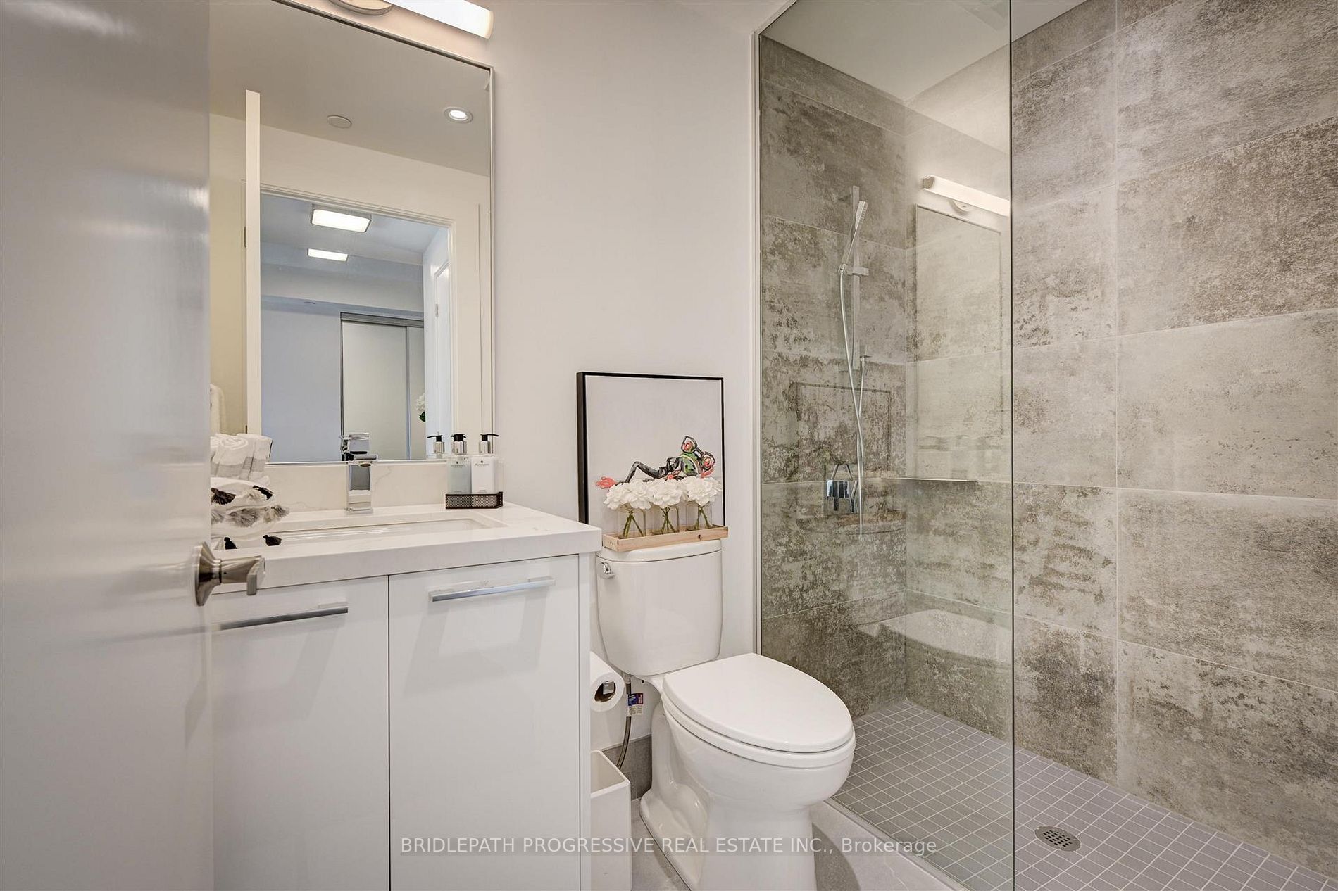 3 Southvale Dr, #401