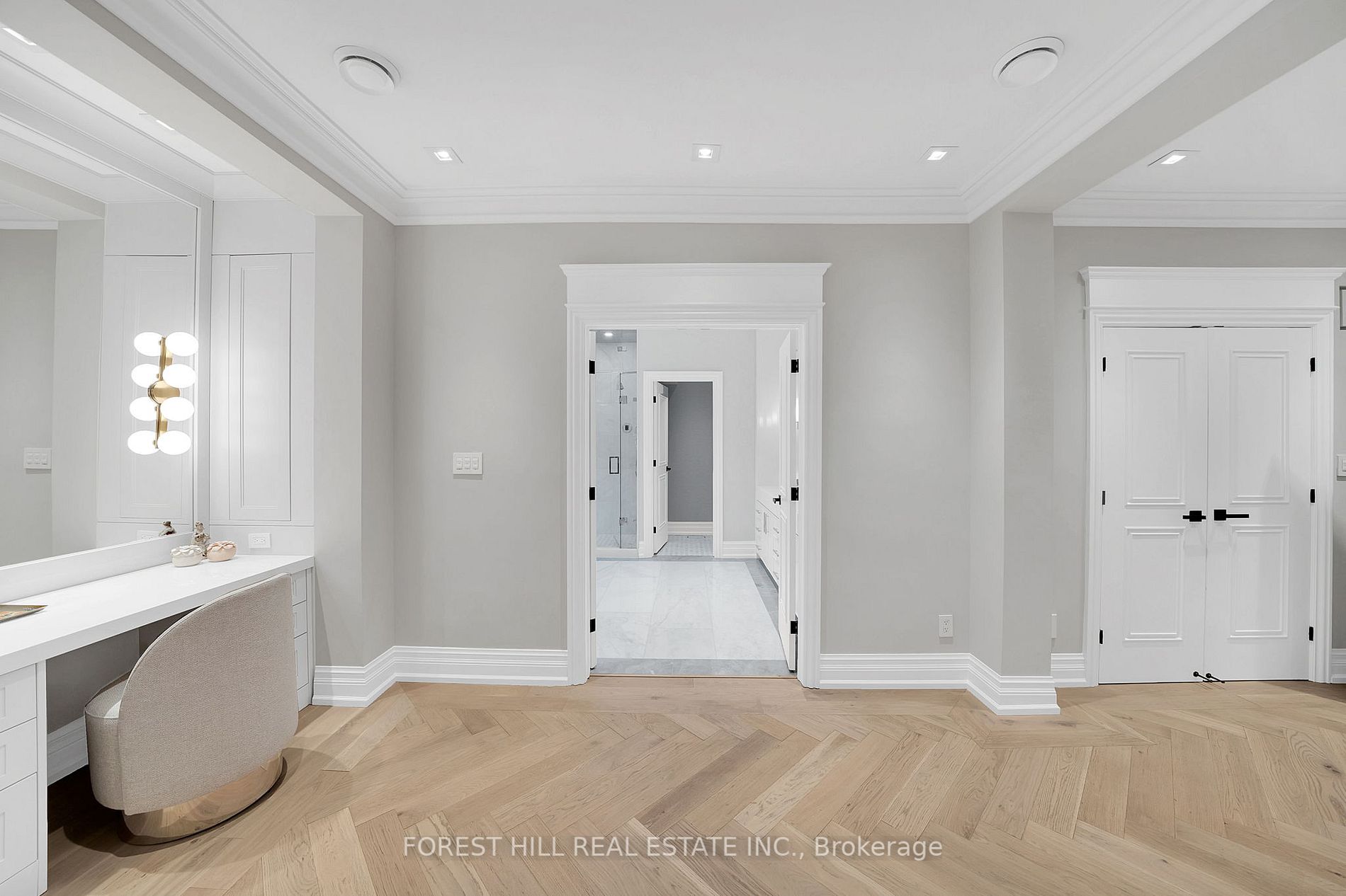 6 Lamport Avenue