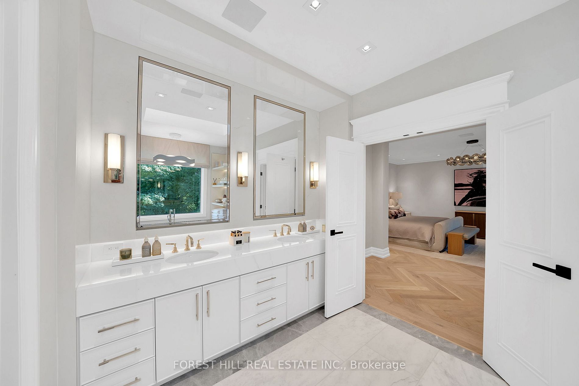 6 Lamport Avenue