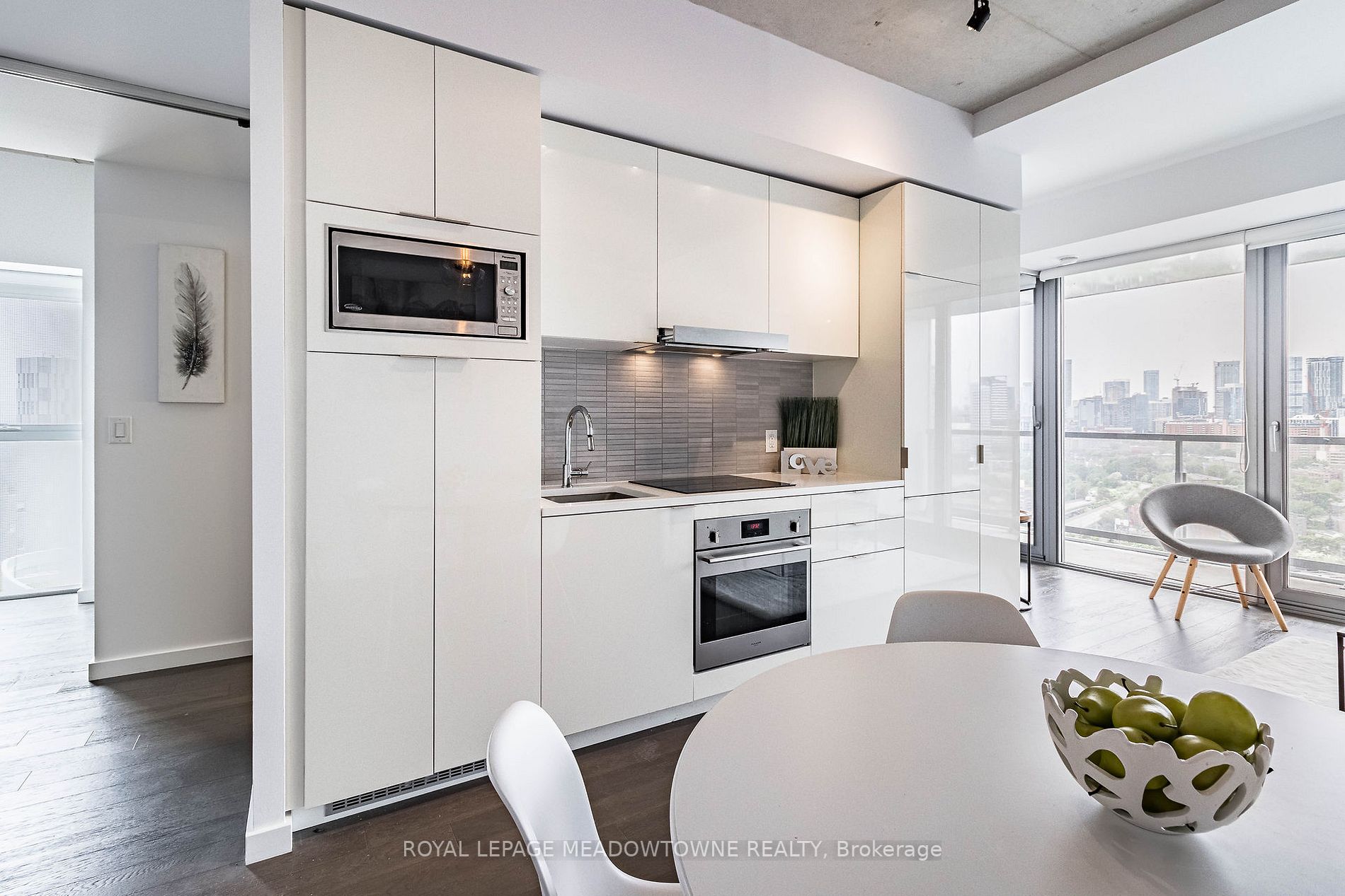170 Bayview Ave W, #1902