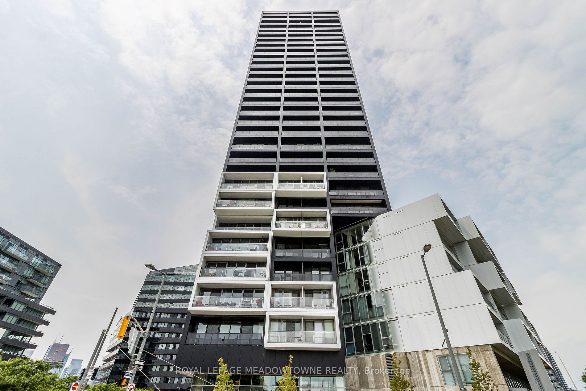 170 Bayview Ave W, #1902