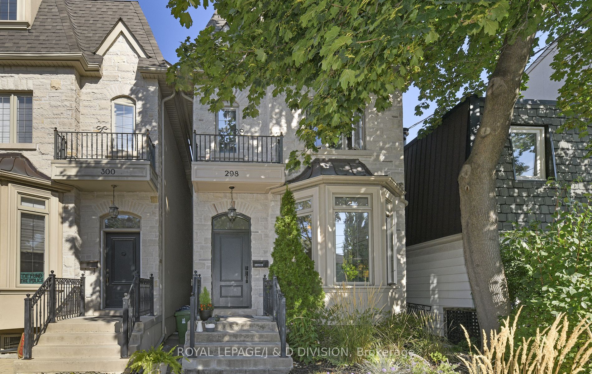 298 Woburn Ave