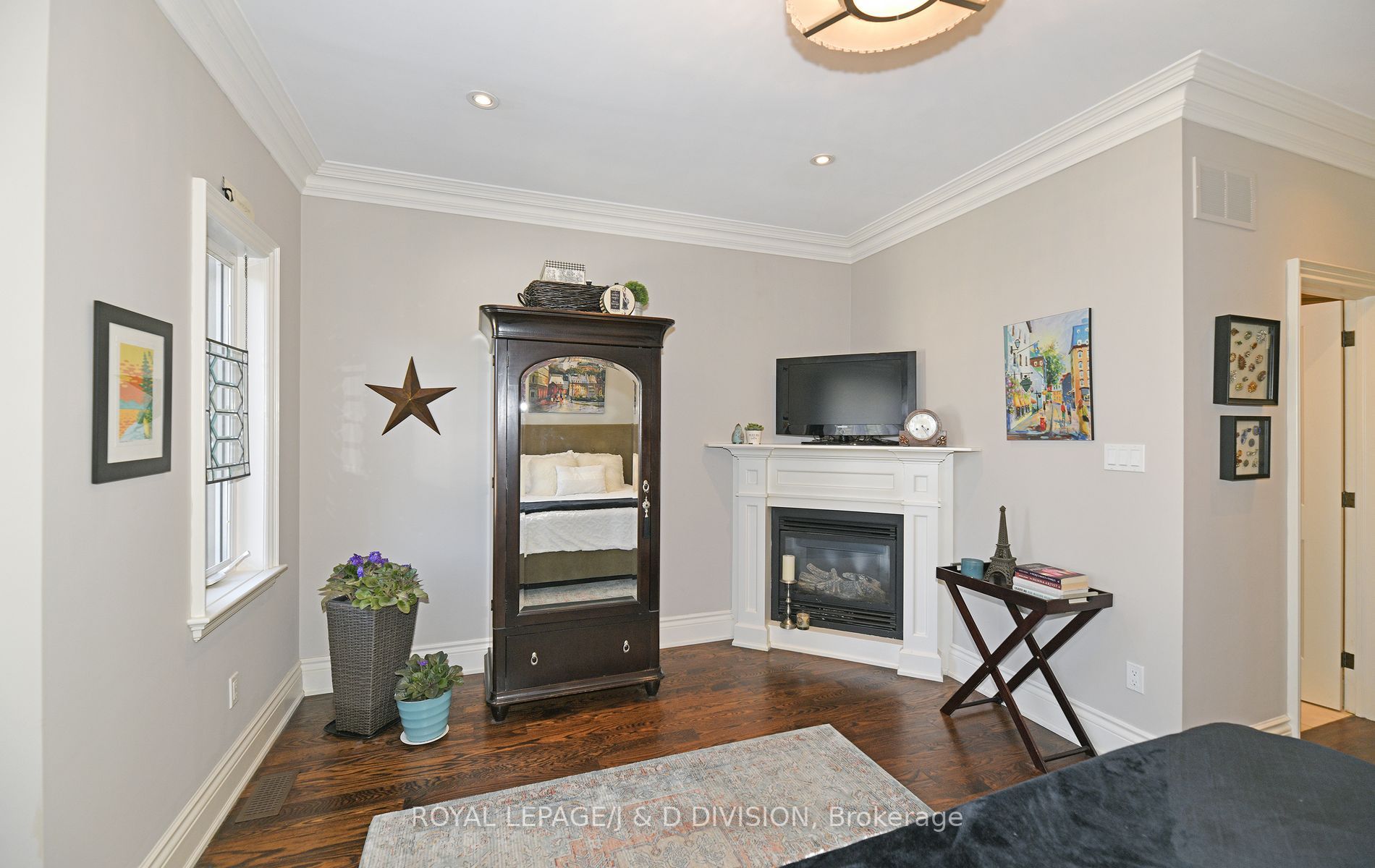 298 Woburn Ave