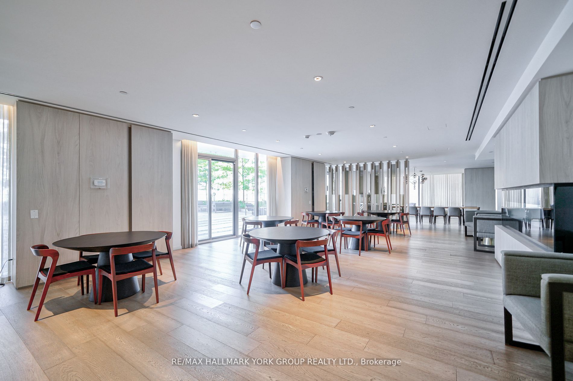 200 Bloor St W, #2706
