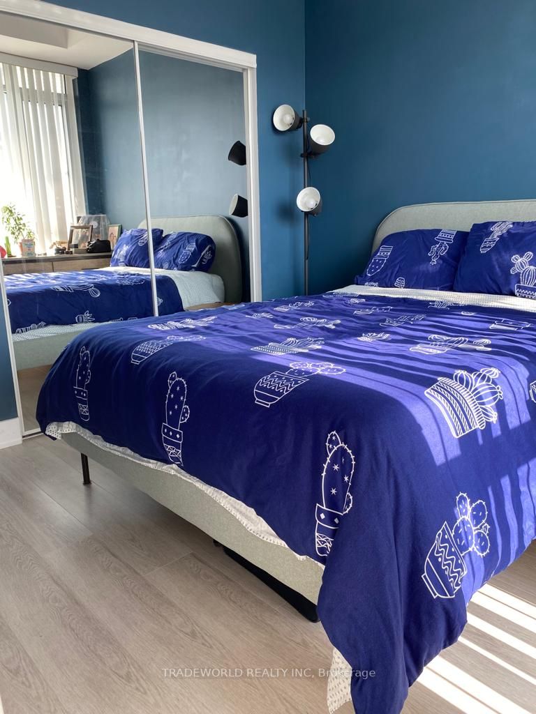 99 The Donway W, #404