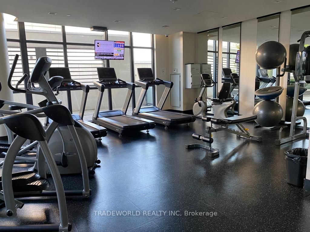 99 The Donway W, #404