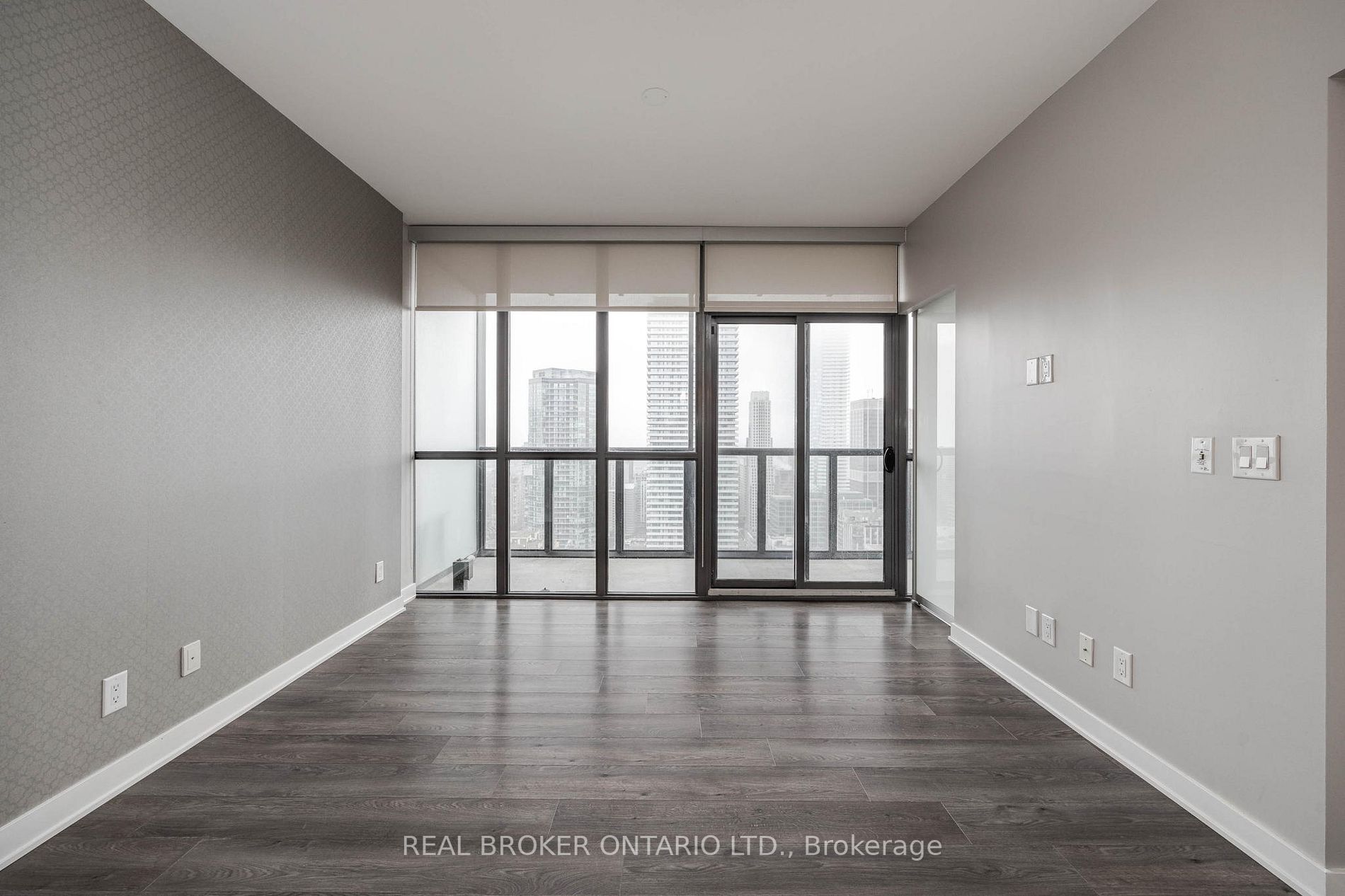 110 Charles St E, #3903