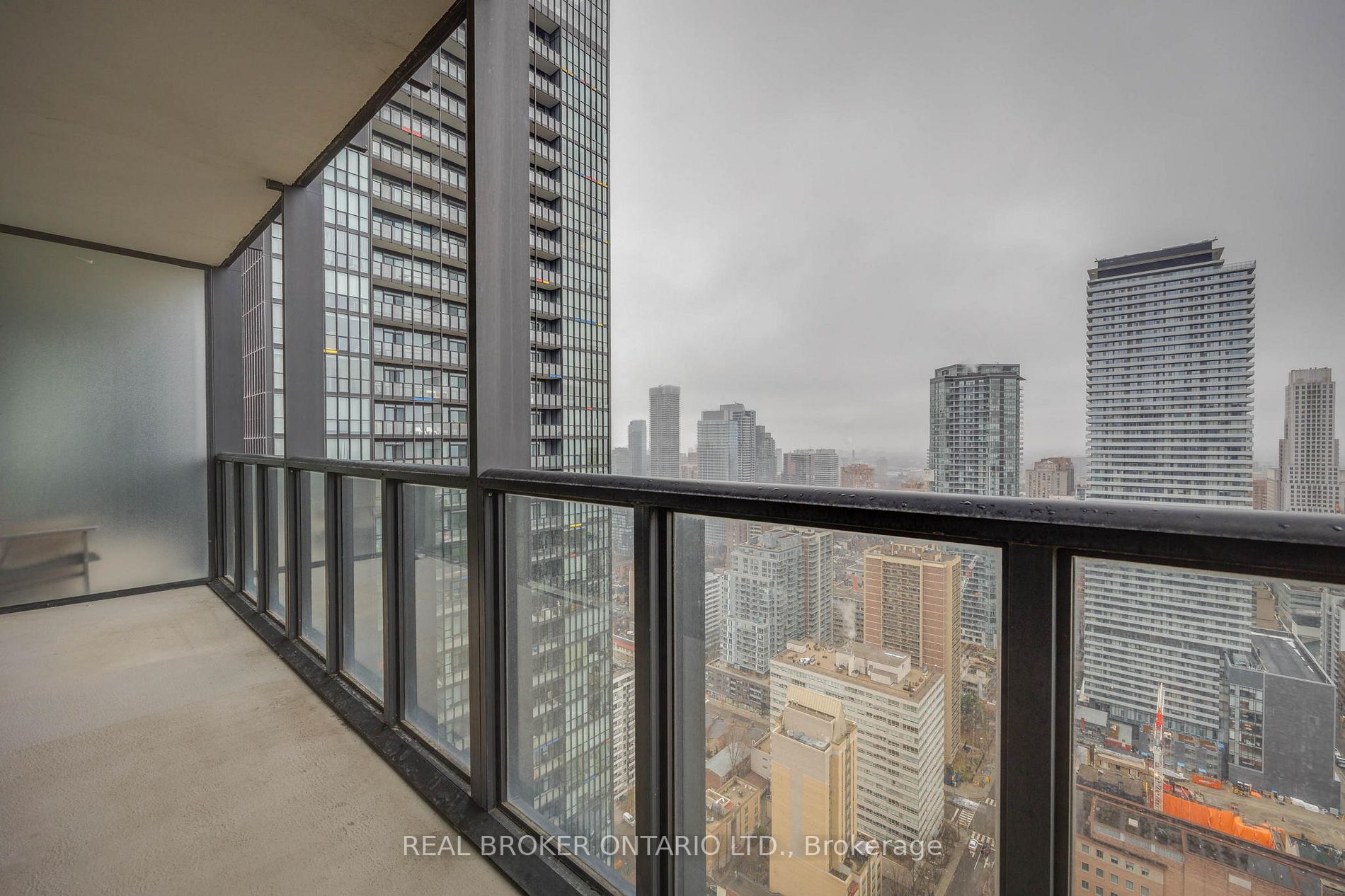 110 Charles St E, #3903