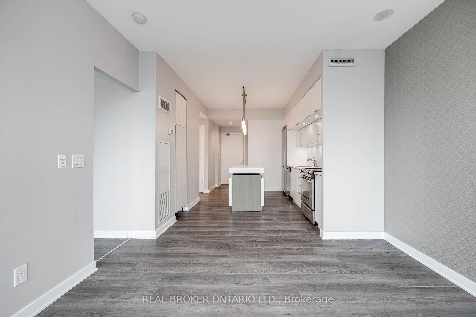 110 Charles St E, #3903