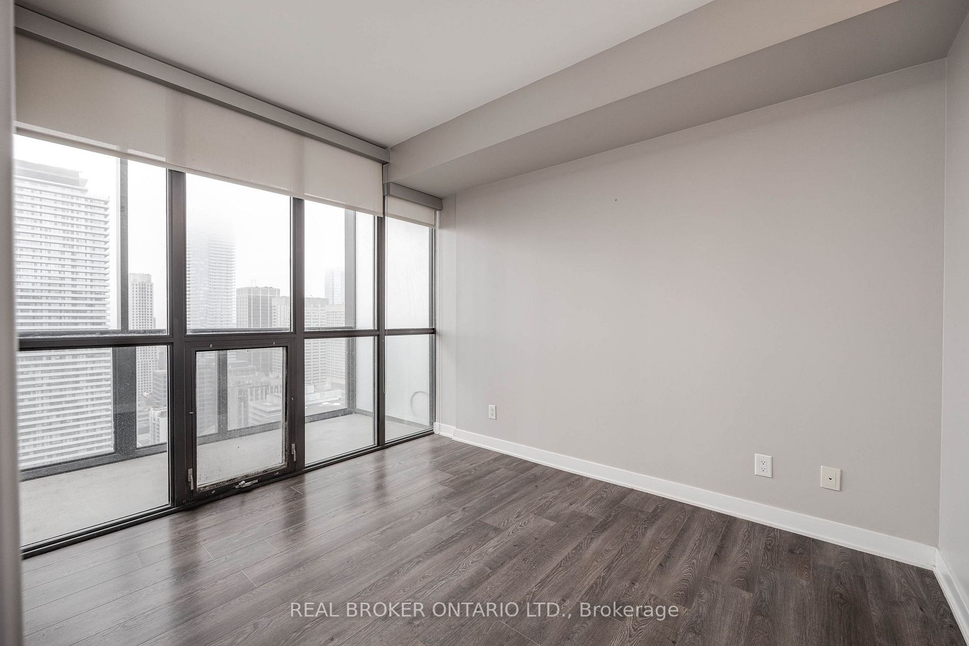 110 Charles St E, #3903