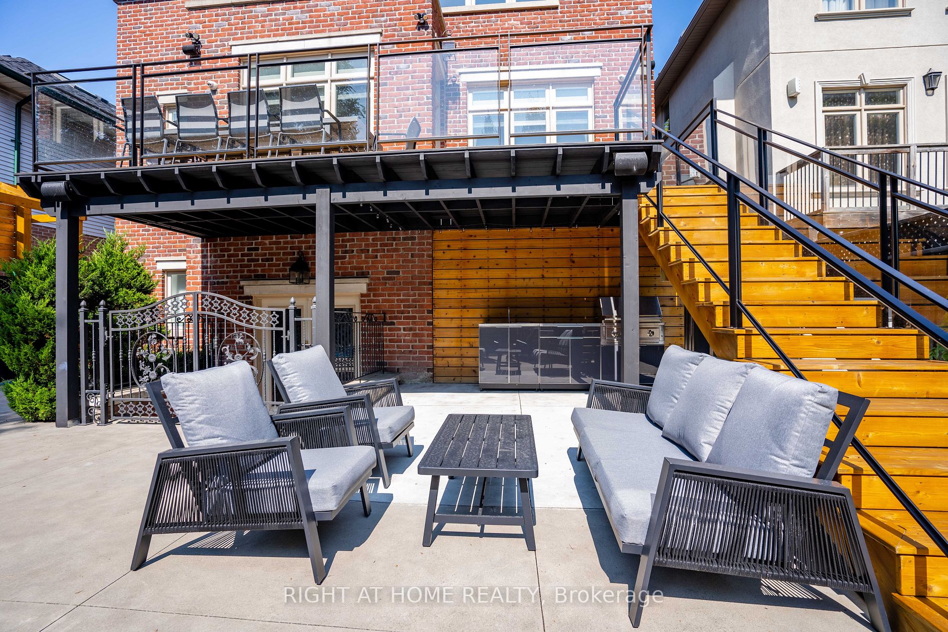 377 Brooke Ave