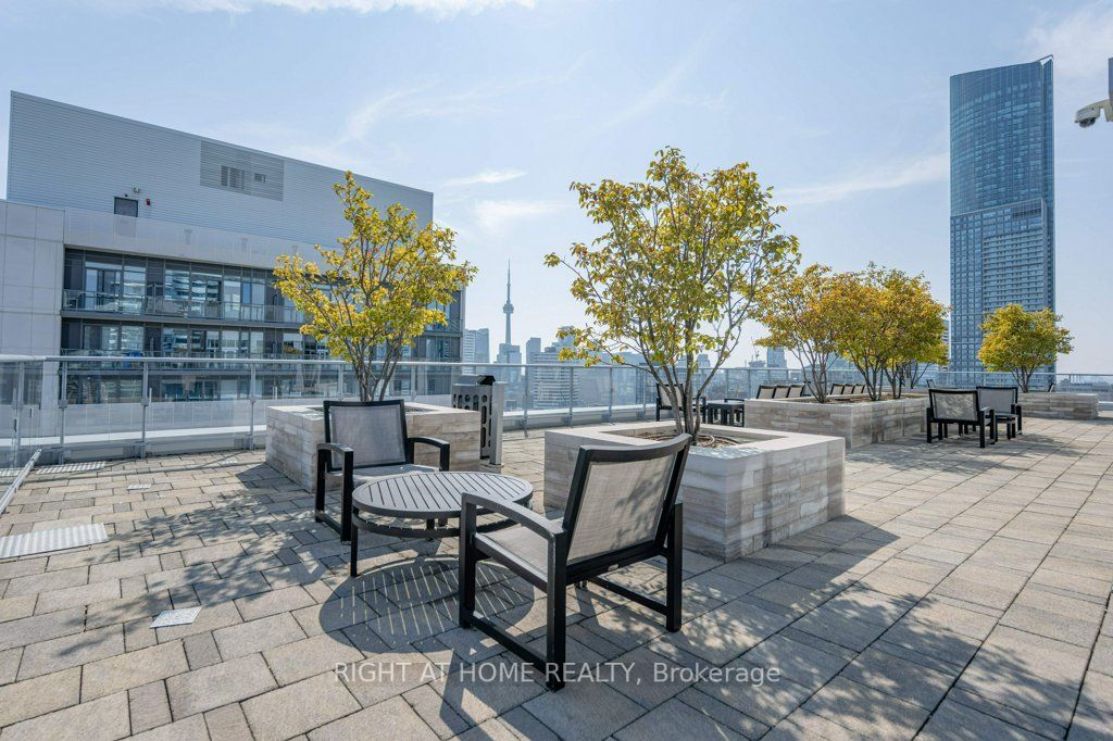 365 Church St, #1208
