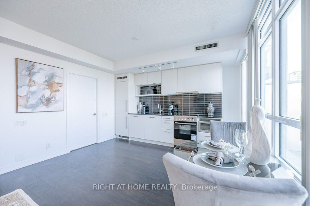 365 Church St, #1208