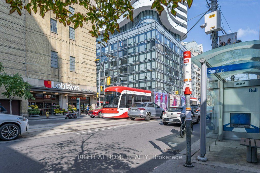 365 Church St, #1208