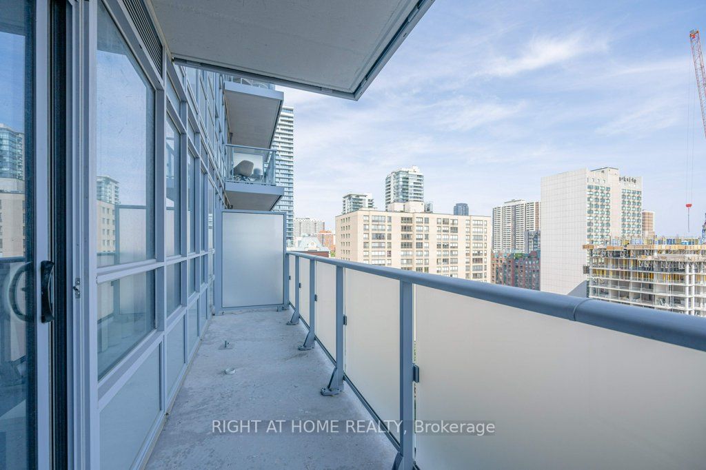 365 Church St, #1208