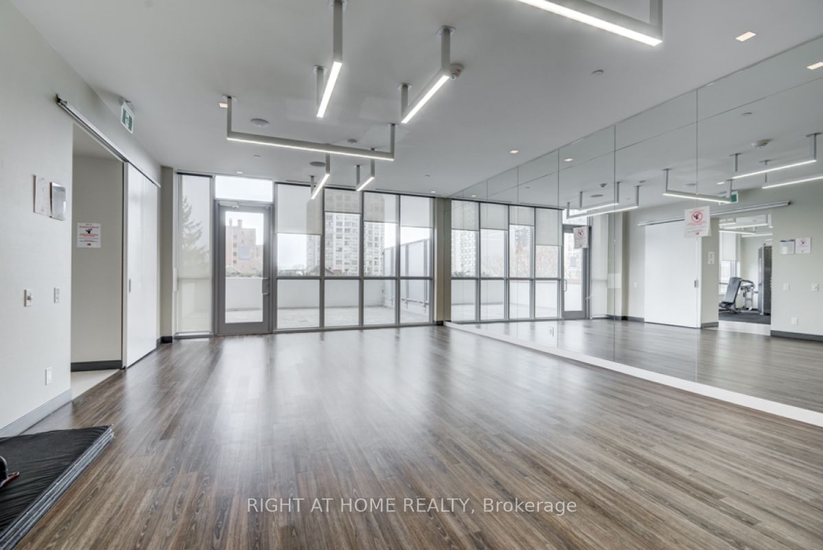365 Church St, #1208