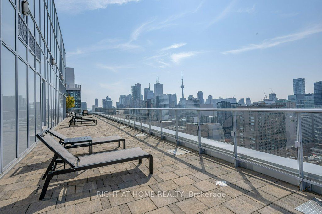 365 Church St, #1208