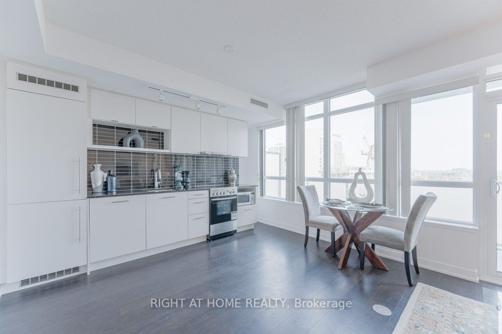 365 Church St, #1208