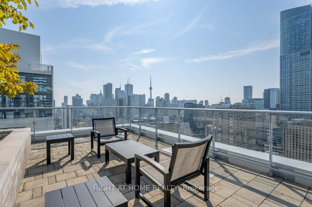 365 Church St, #1208