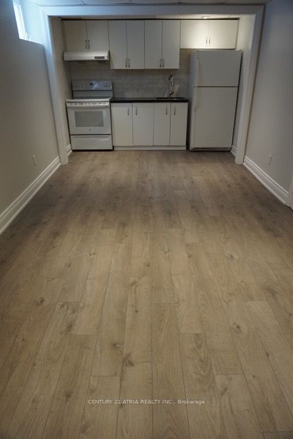 57 Athabaska Ave