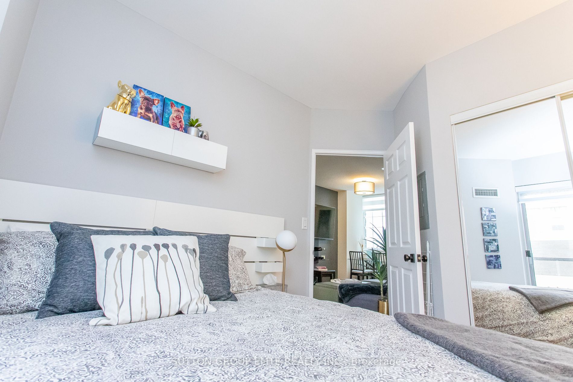 55 Bloor St E, #1907