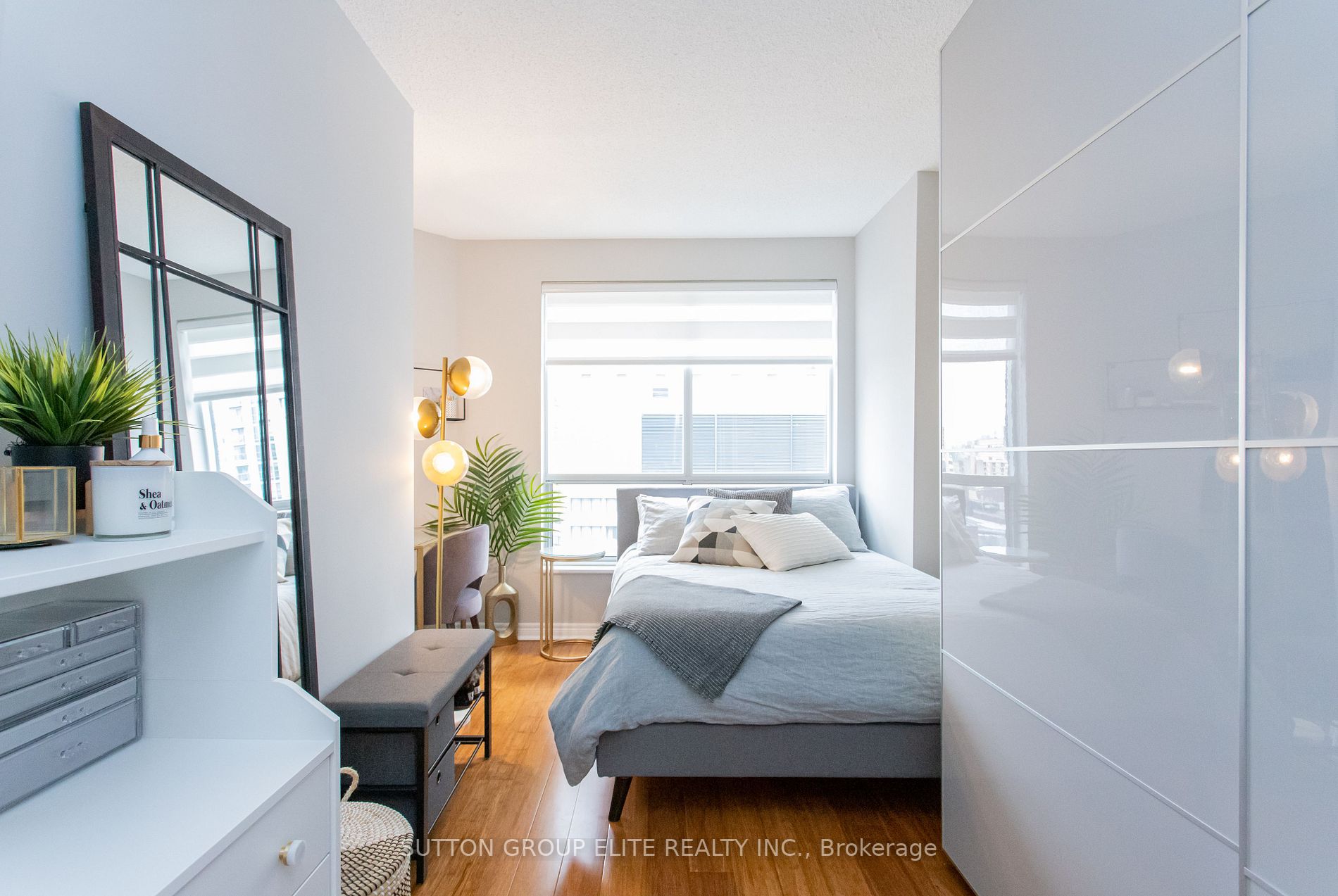 55 Bloor St E, #1907
