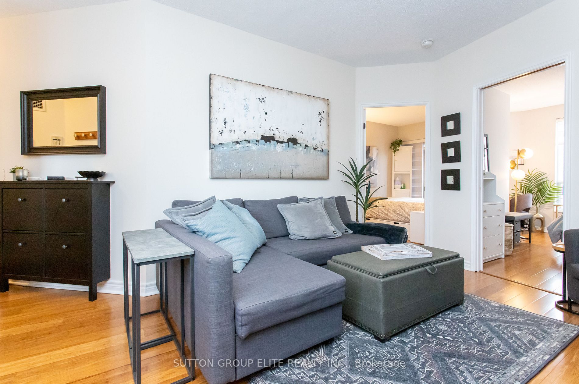 55 Bloor St E, #1907