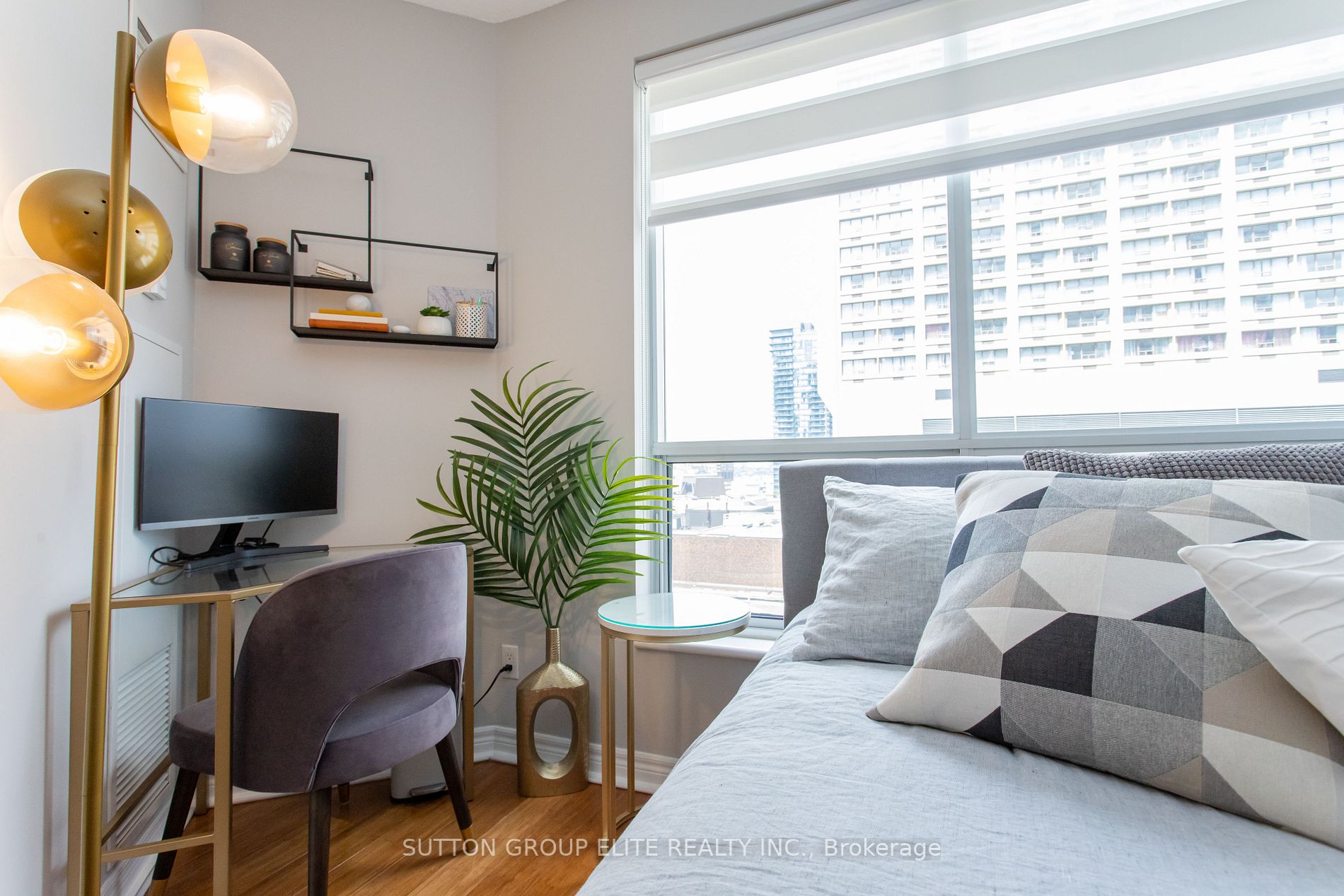55 Bloor St E, #1907