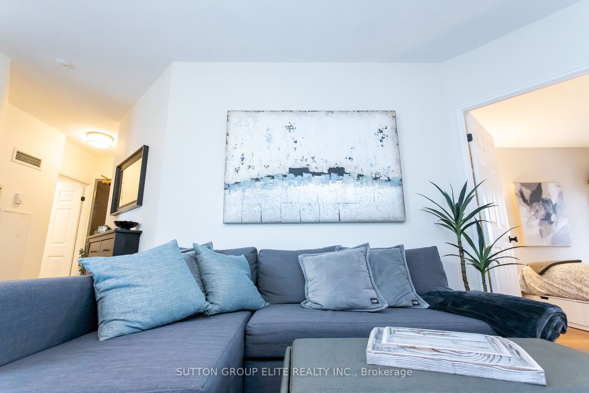 55 Bloor St E, #1907