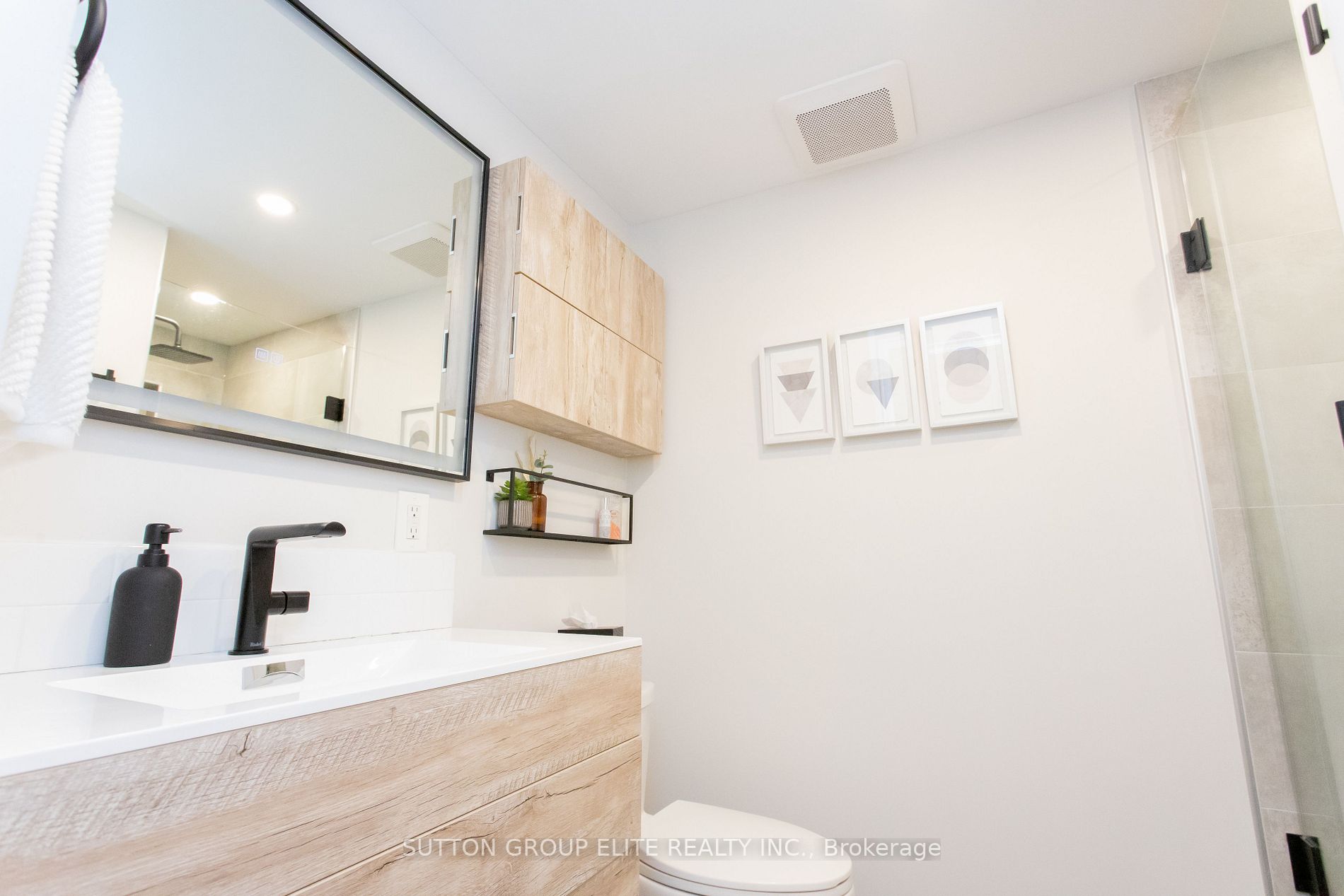 55 Bloor St E, #1907
