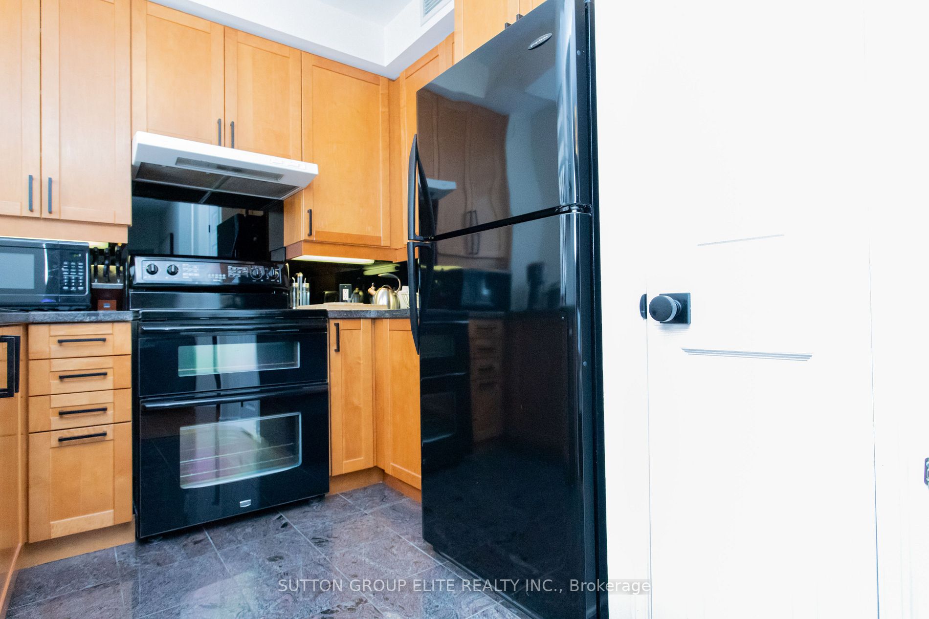 55 Bloor St E, #1907