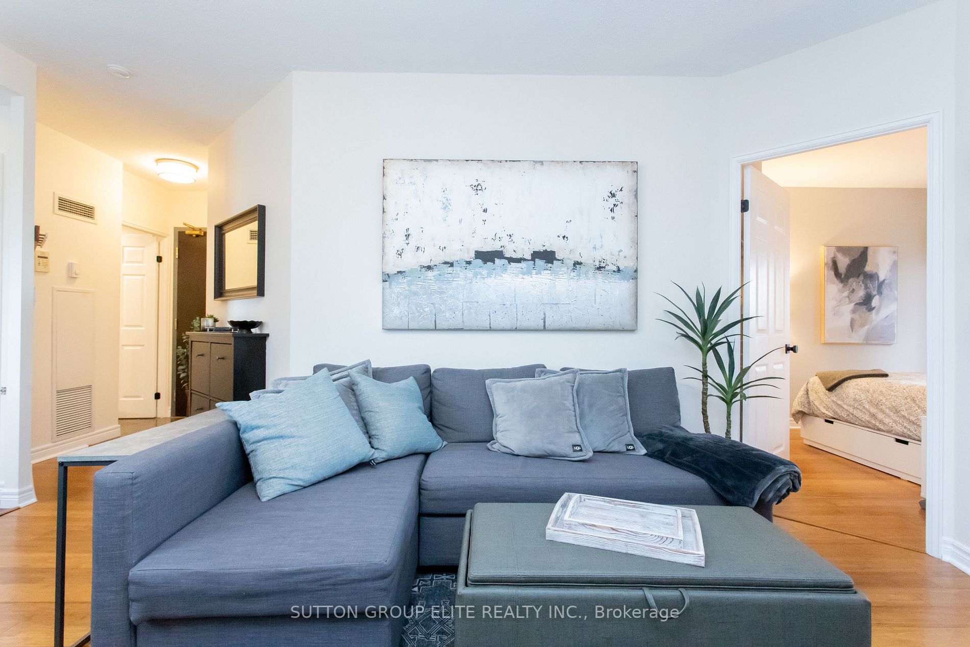 55 Bloor St E, #1907
