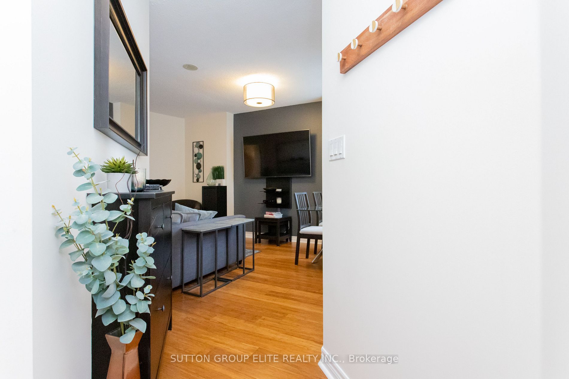 55 Bloor St E, #1907