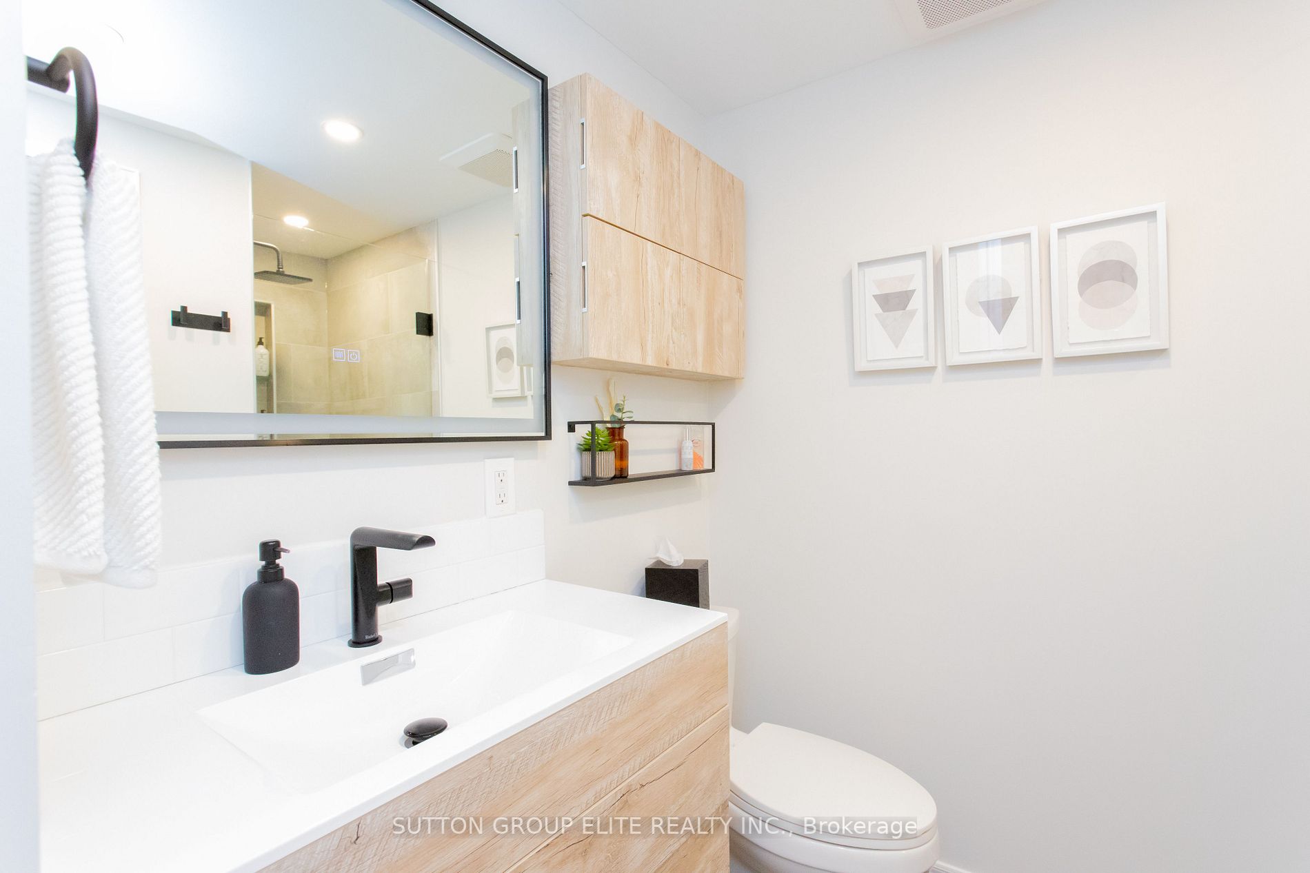 55 Bloor St E, #1907
