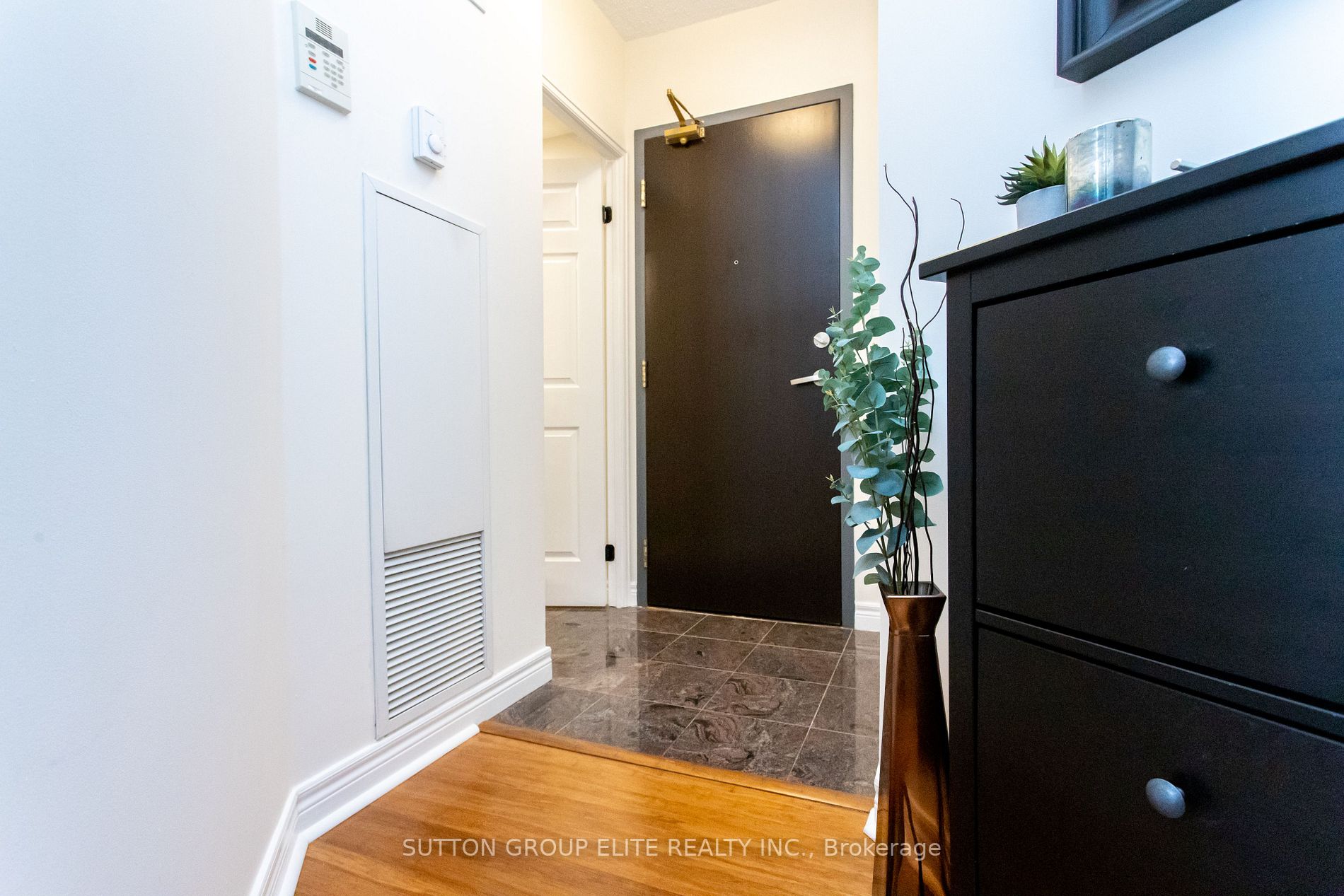 55 Bloor St E, #1907