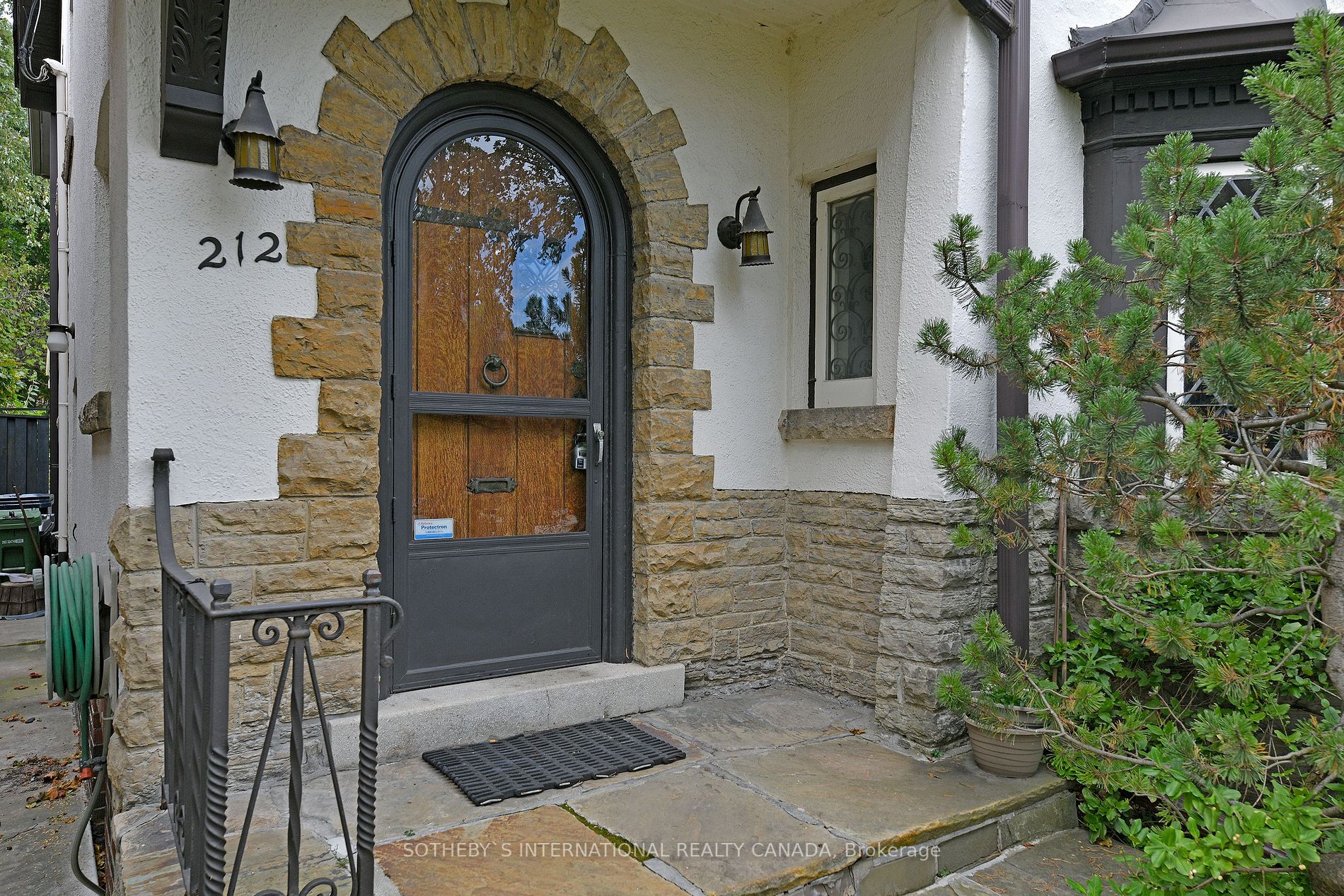212 Rosemary Rd